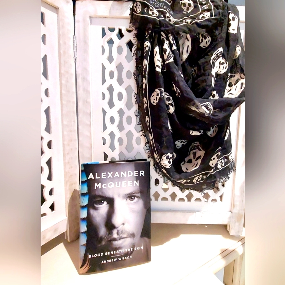 ALEXANDER McQUEEN Scarf (book added, with non-negotiable price: $30.00)